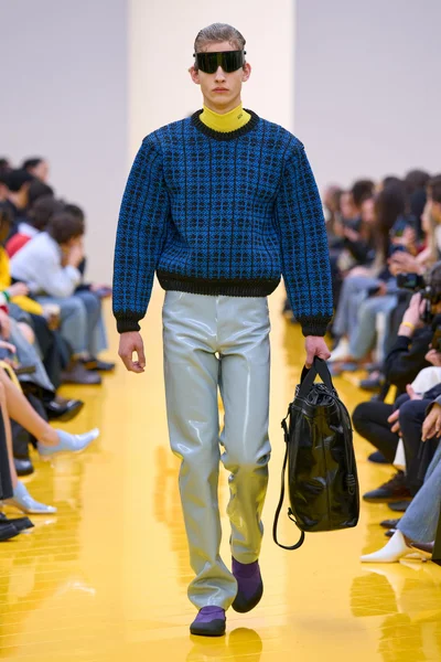 Look 37